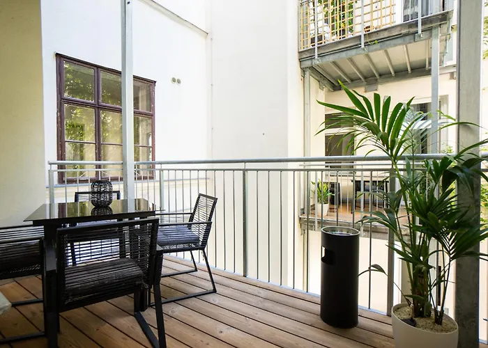 46 M2 Central Bright Apartment With A Balcony