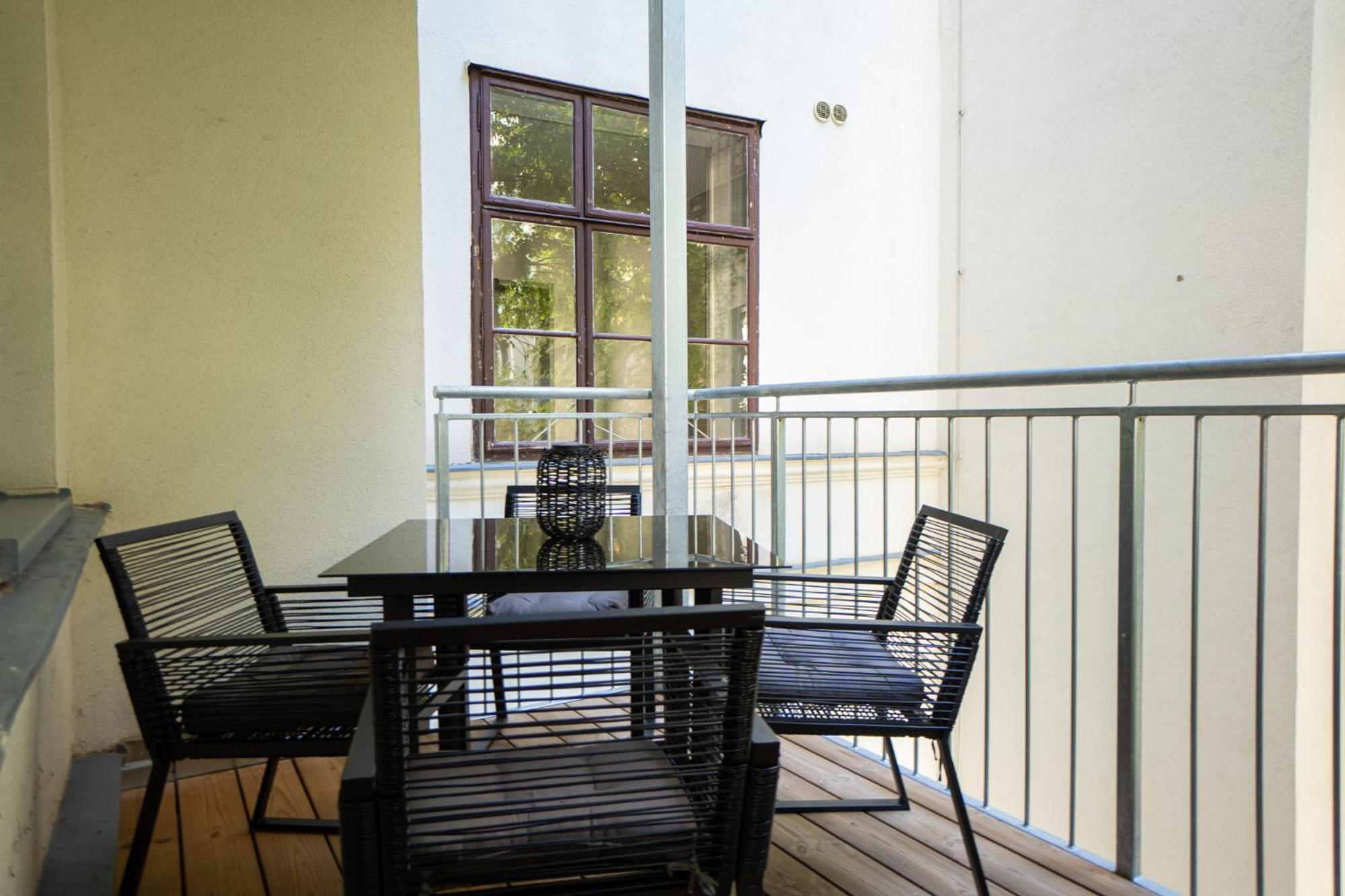 46 M2 Bright With A Balcony *