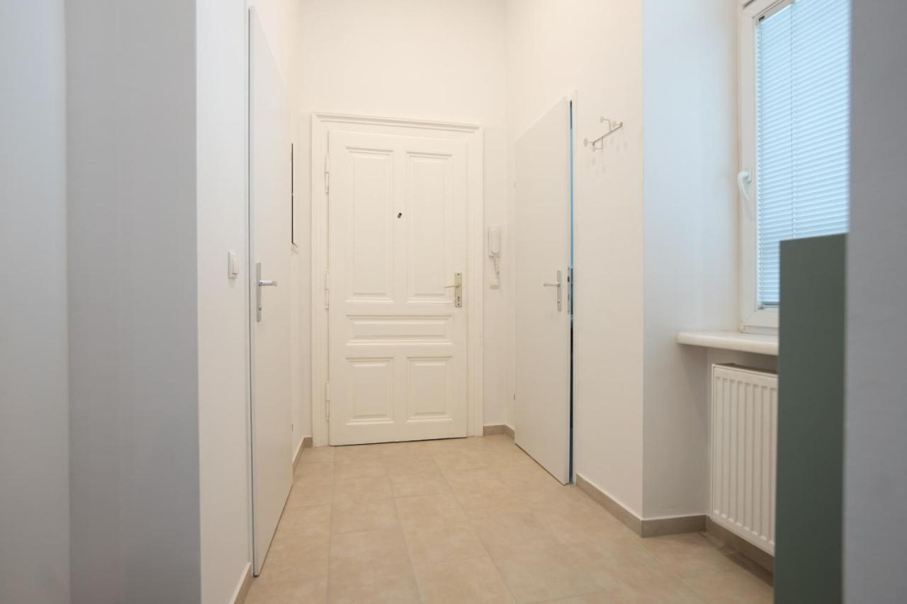 46 M2 Bright With A Balcony Apartament *
